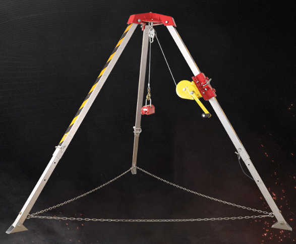 手搖絞盤和救援三腳架